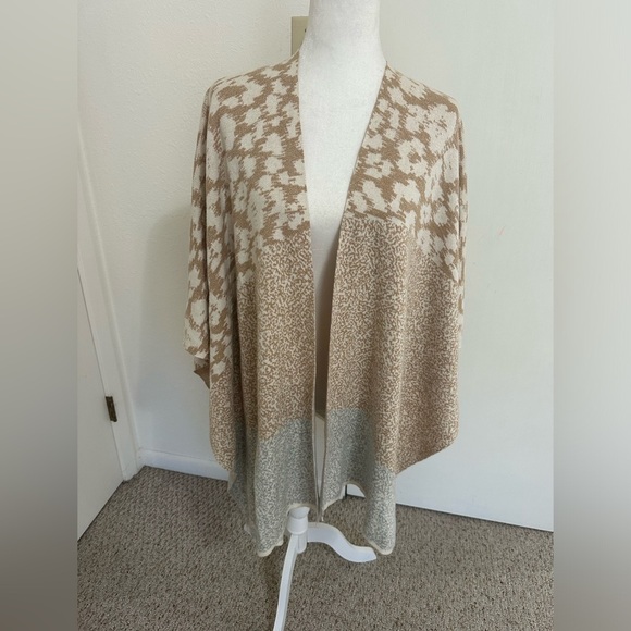 Chico’s Animal Shine Ruana Silk blend - Picture 2 of 7